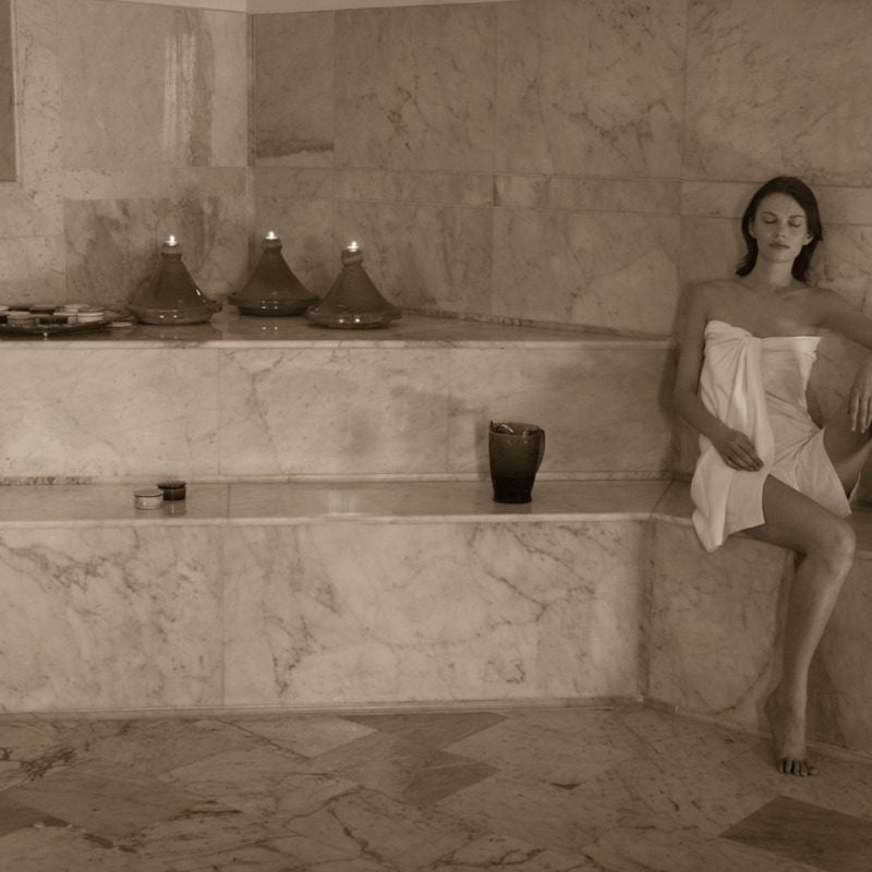 modella dentro il bagno turco